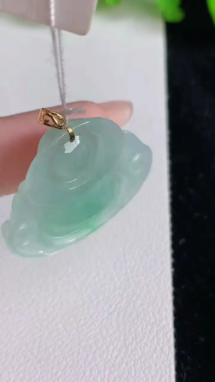 天然A货翡翠佛公吊坠，尺寸23.5-30.7-6重量:6.18g
6月24日