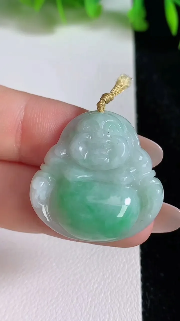 天然A货翡翠佛公吊坠，尺寸26-27-6，重量:6.24g
6月24日