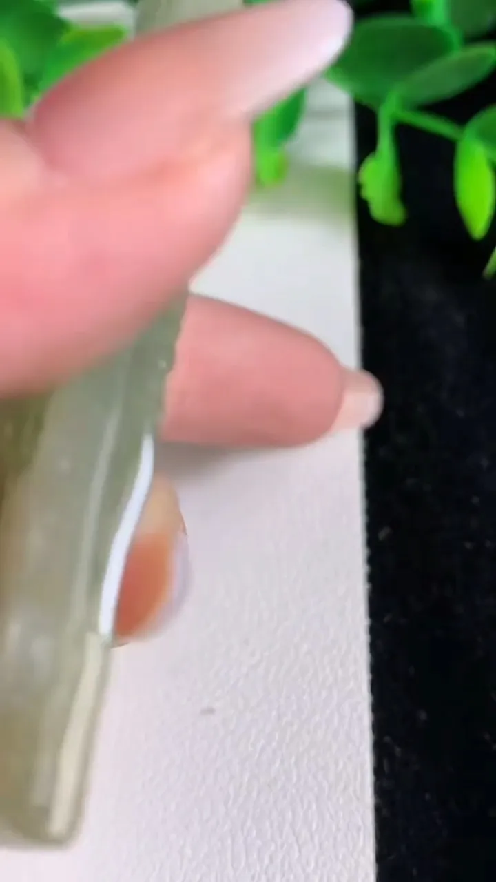 天然A货翡翠虚空藏观音菩萨吊坠，尺寸60.5-42.6-8，重:42.30g
6月24日