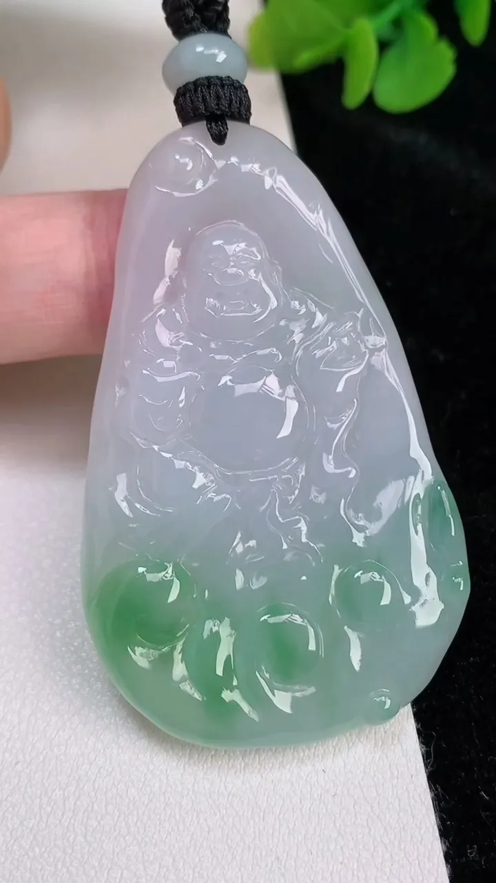 天然A货翡翠逍遥佛吊坠，尺寸53.6-33.7-5，重量:23.16g
6月25日