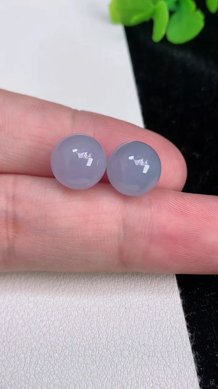 天然A货翡翠紫罗兰圆珠镶嵌件一对，尺寸10.2，重量:4.20g
6月25日