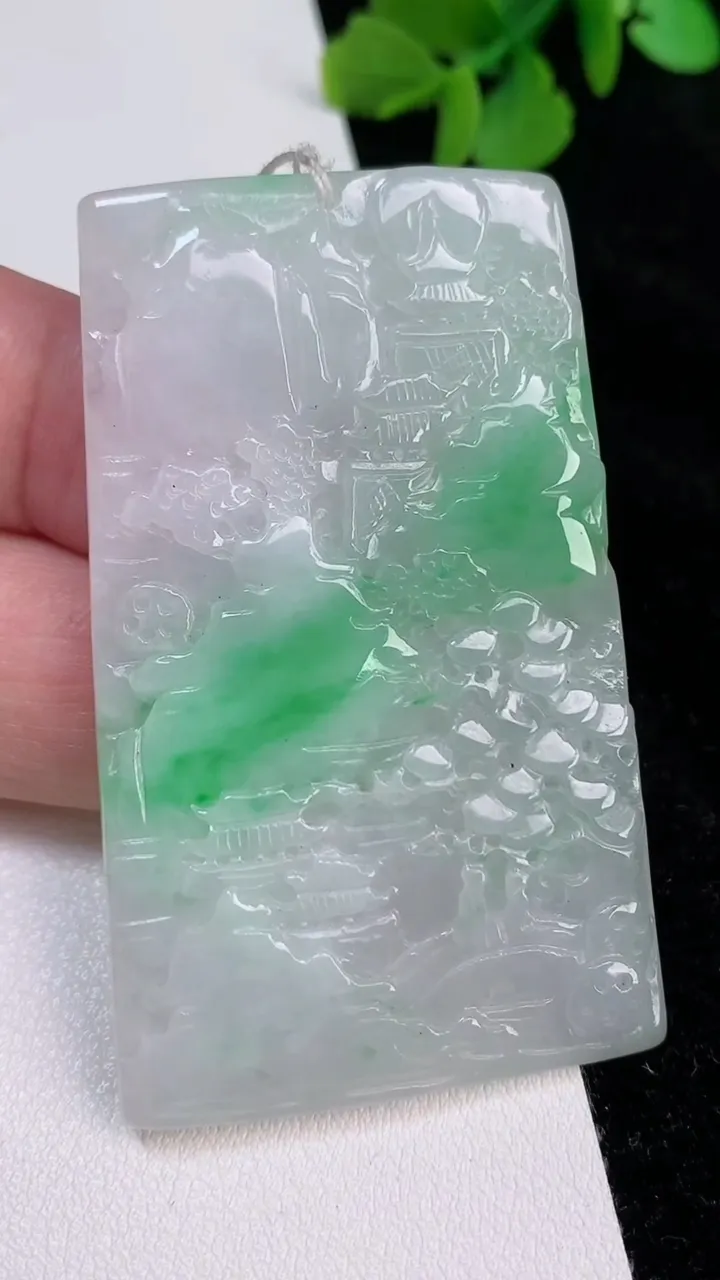 天然A货翡翠山水牌吊坠，尺寸60.2-36.8-3.3，重量:21.49g
6月25日
