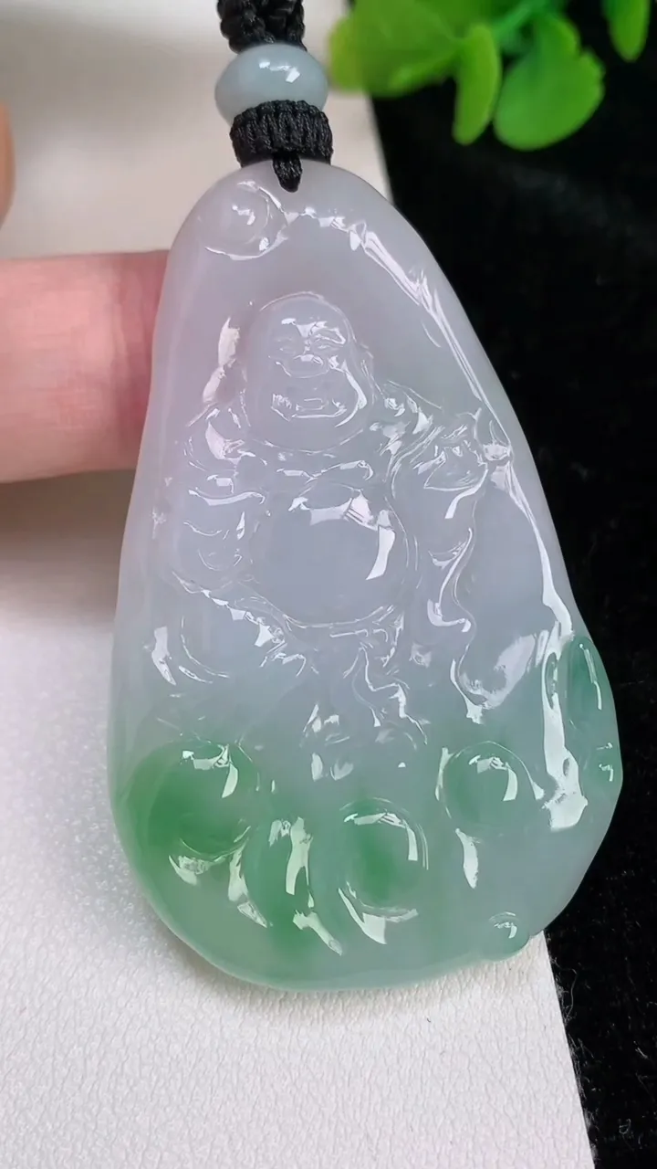 天然A货翡翠逍遥佛吊坠，尺寸53.6-33.7-5，重量:23.16g
6月25日