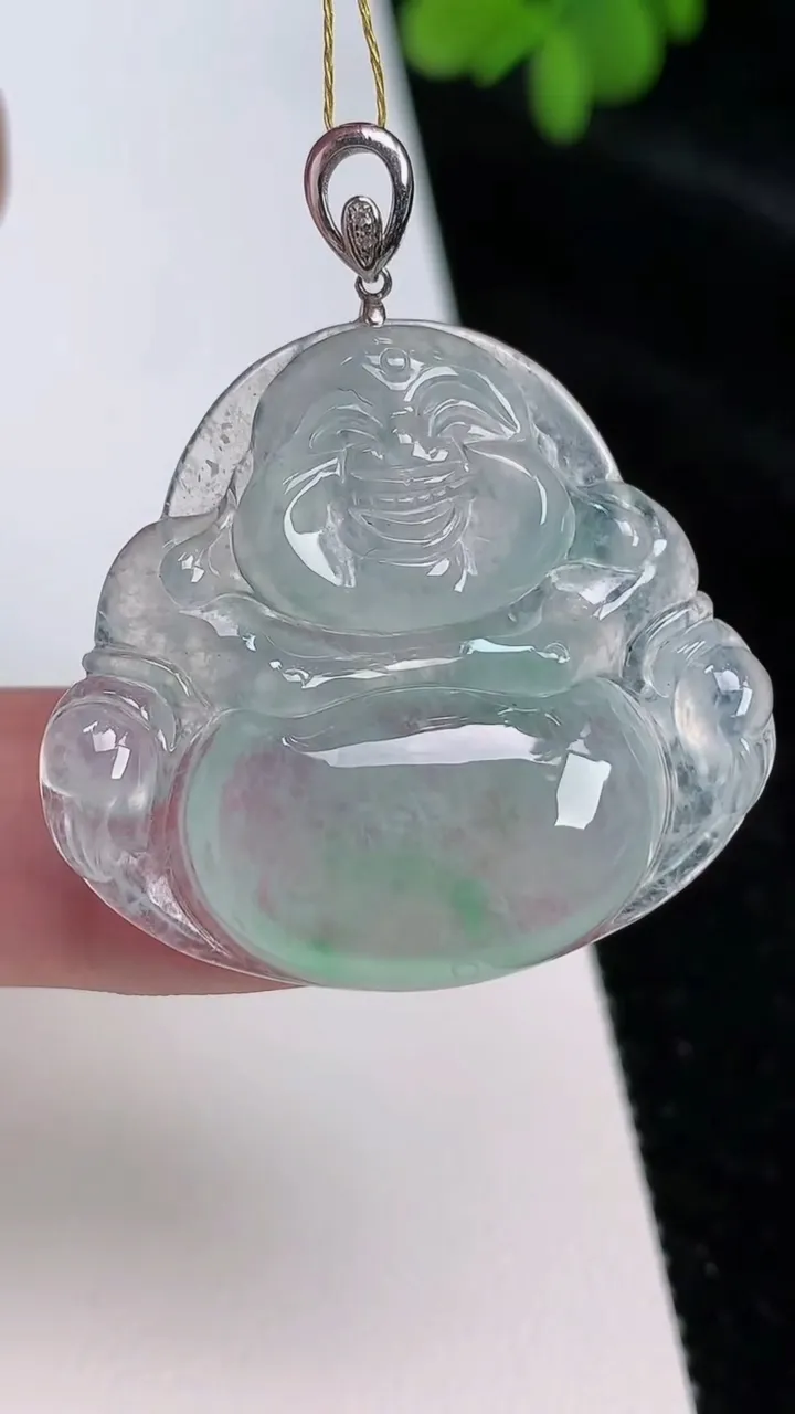 天然A货翡翠佛公吊坠，尺寸30.3-33.7-5.2，重量:8.38g
6月25日