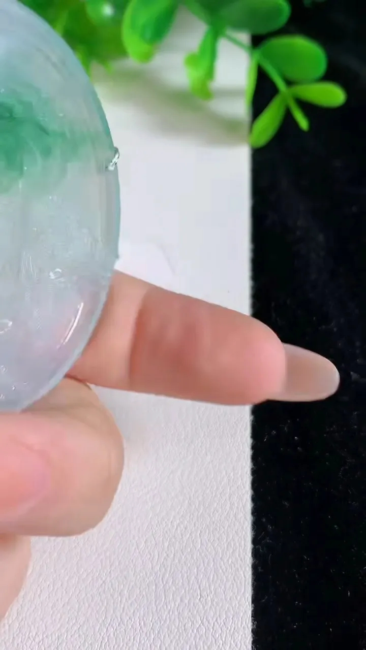 天然A货翡翠山水牌吊坠，尺寸50.8-7，重量:34.28g
6月25日