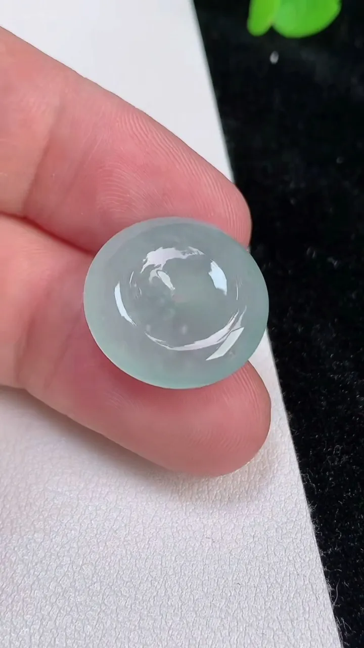 天然A货翡翠平安扣吊坠，尺寸19-5.2，重量:3.94g
6月25日