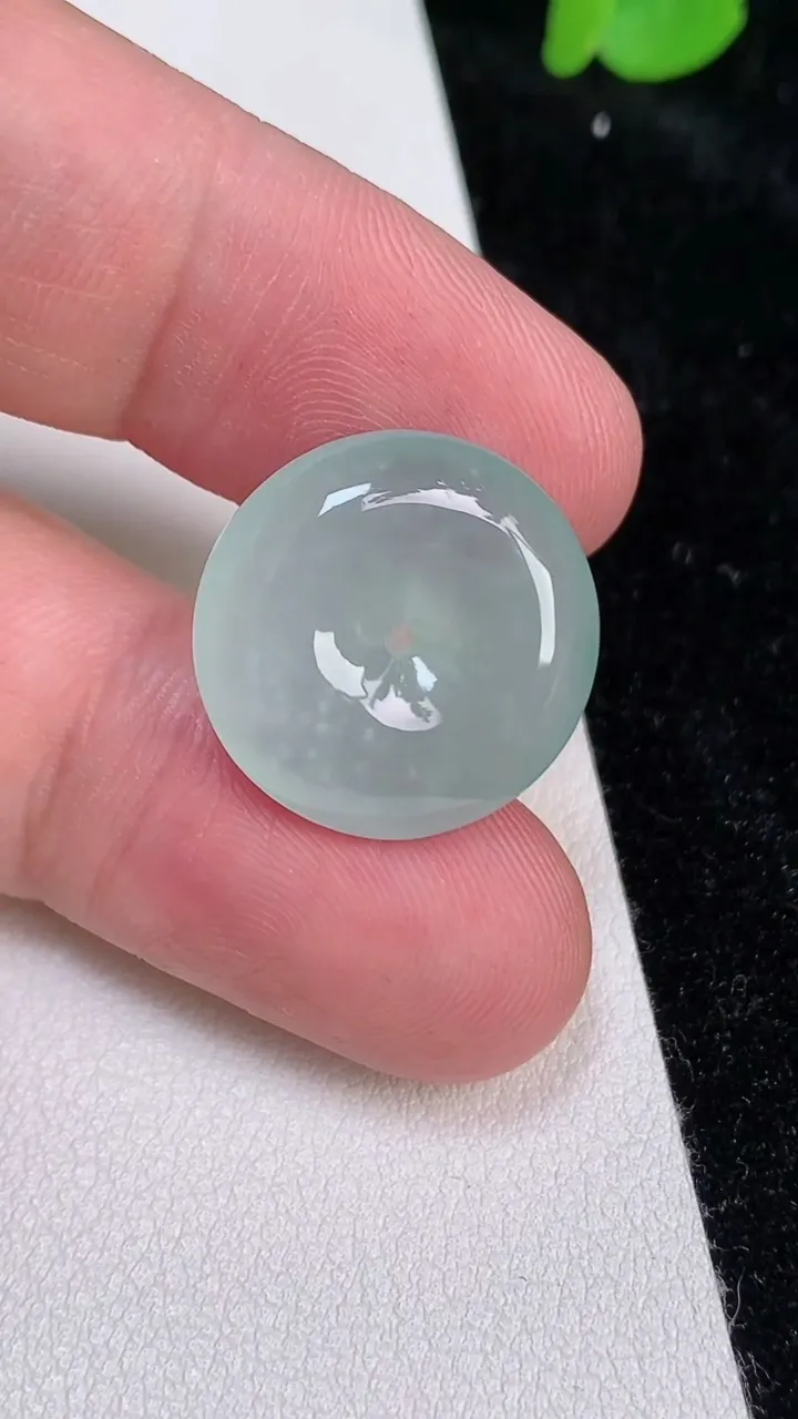 天然A货翡翠平安扣吊坠，尺寸19-5.2，重量:3.94g
6月25日