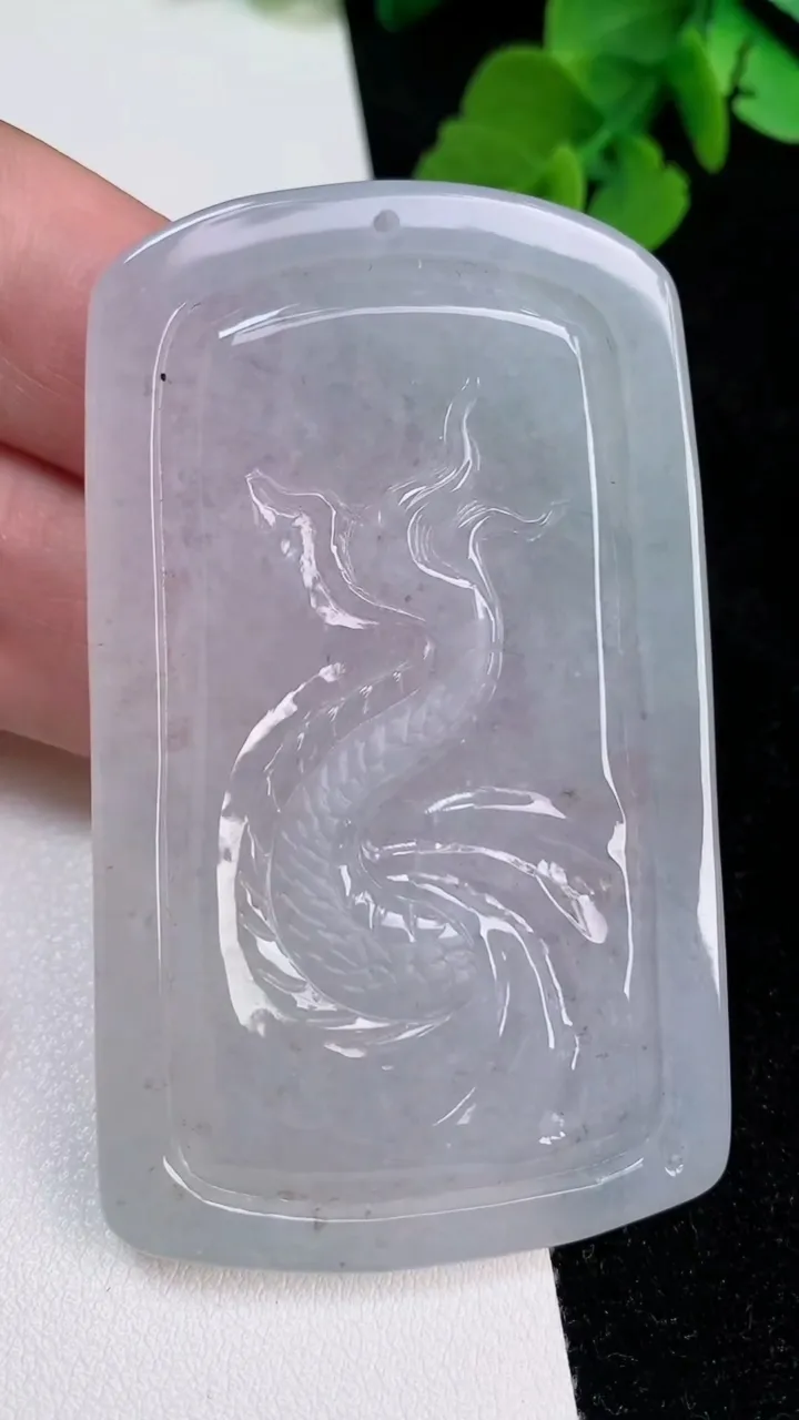 天然A货翡翠飘花御龙阿弥陀佛吊坠，尺寸65.6-40-6.4，重量:42.25g
6月25日