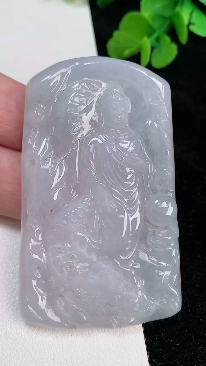 天然A货翡翠飘花御龙阿弥陀佛吊坠，尺寸65.6-40-6.4，重量:42.25g
6月25日