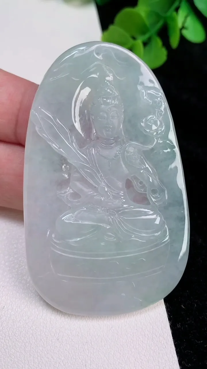 天然A货翡翠虚空藏观音菩萨吊坠，尺寸66.8-41.3-5.8，重量:34.48g
6月25日