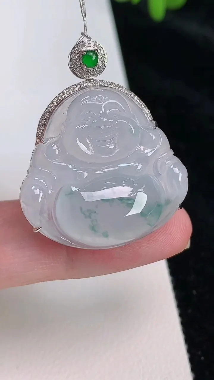 天然A货翡翠种飘花佛公吊坠，尺寸34.2-26.3-27.8-8.8，重量:7.18g
6月25日