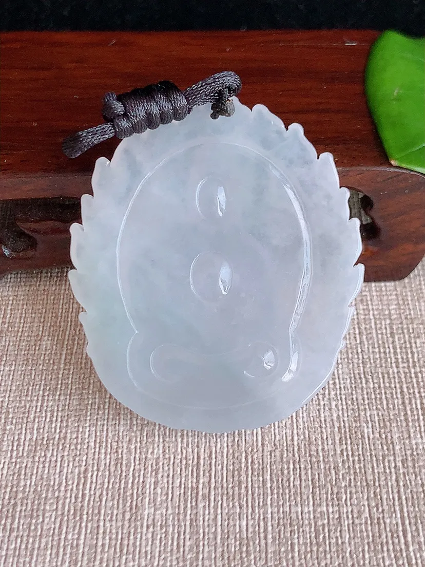 天然A货翡翠大势至菩萨吊坠 尺寸50.4×42.8×5.8m量20.54g 0624