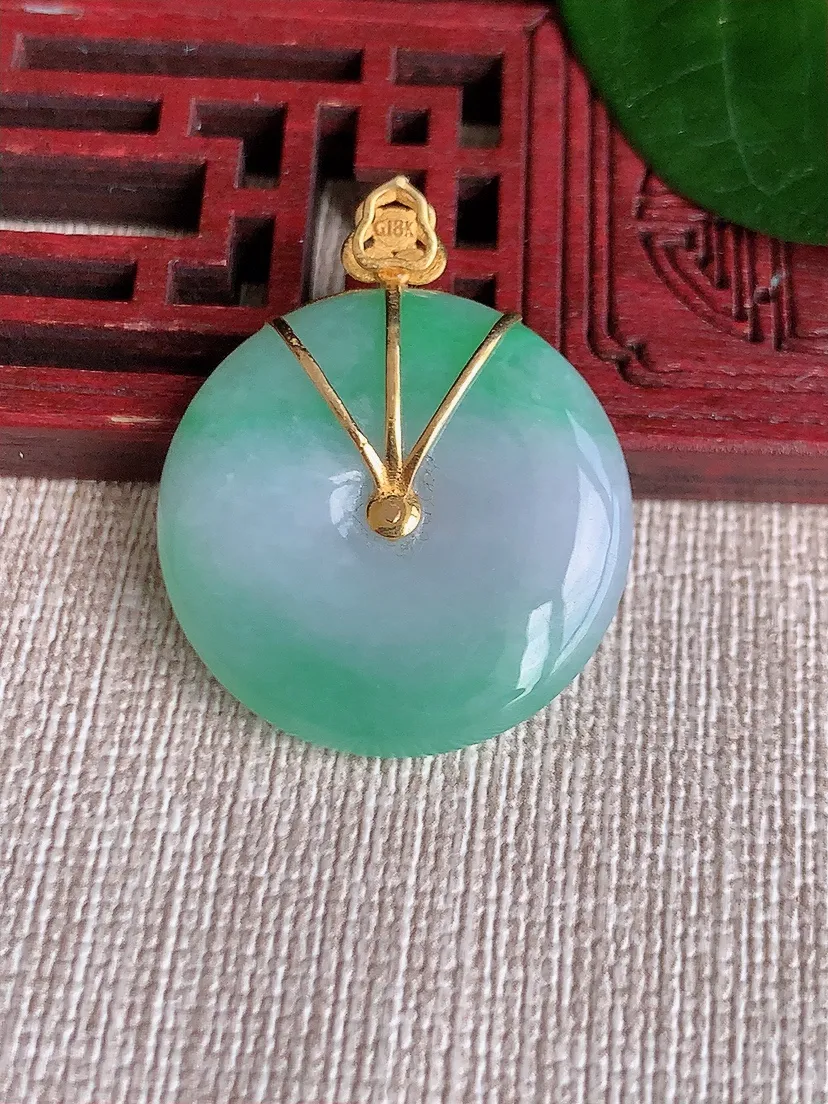 天然A货翡翠18K淡春彩淡紫罗兰飘绿平安扣吊坠尺寸31.6×25.4×5m量7.88g 0624