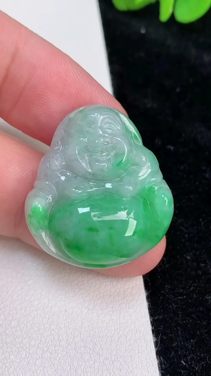 天然A货翡翠佛公吊坠，尺寸28.8-26-7，重量:8.84g
6月25日