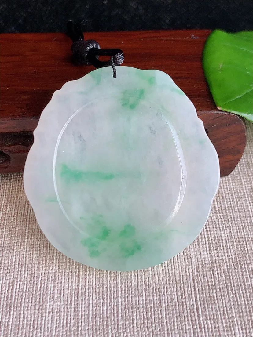 天然A货翡翠飘绿生肖狗吊坠尺寸50.4×48×6m量27.52g 0624