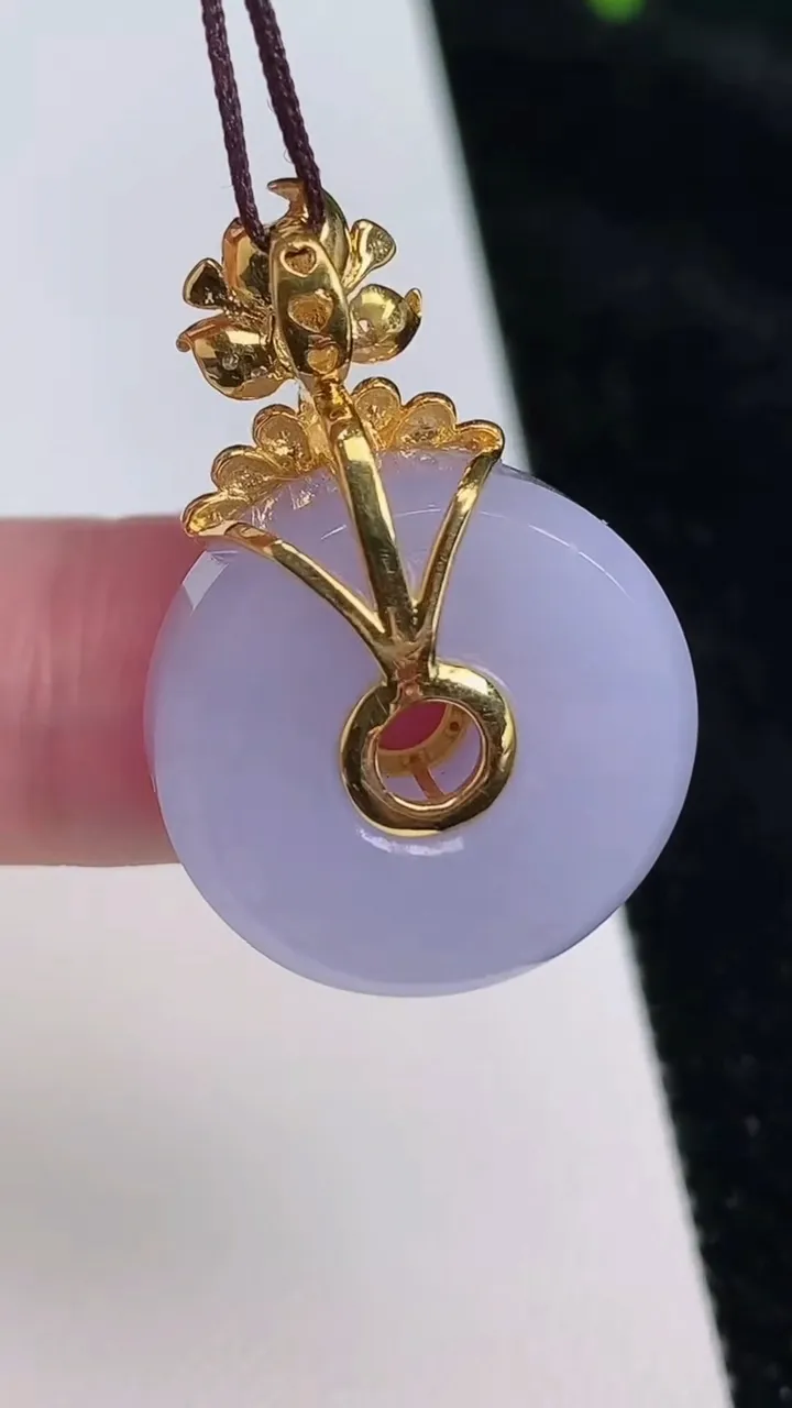 天然A货翡翠18k金紫罗兰平安扣吊坠，尺寸20.5-7.2，重量:8.39g
6月25日