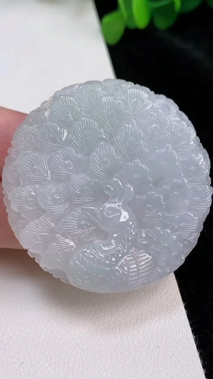 天然A货翡翠凤凰吊坠，尺寸51.5-51-7.6，重:36.35g
6月25日