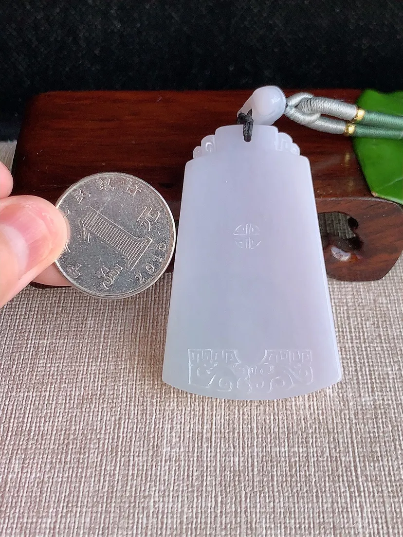 天然A货翡翠紫罗兰仿古无事牌吊坠尺寸53×34.5×5.5m量29.97g 0624