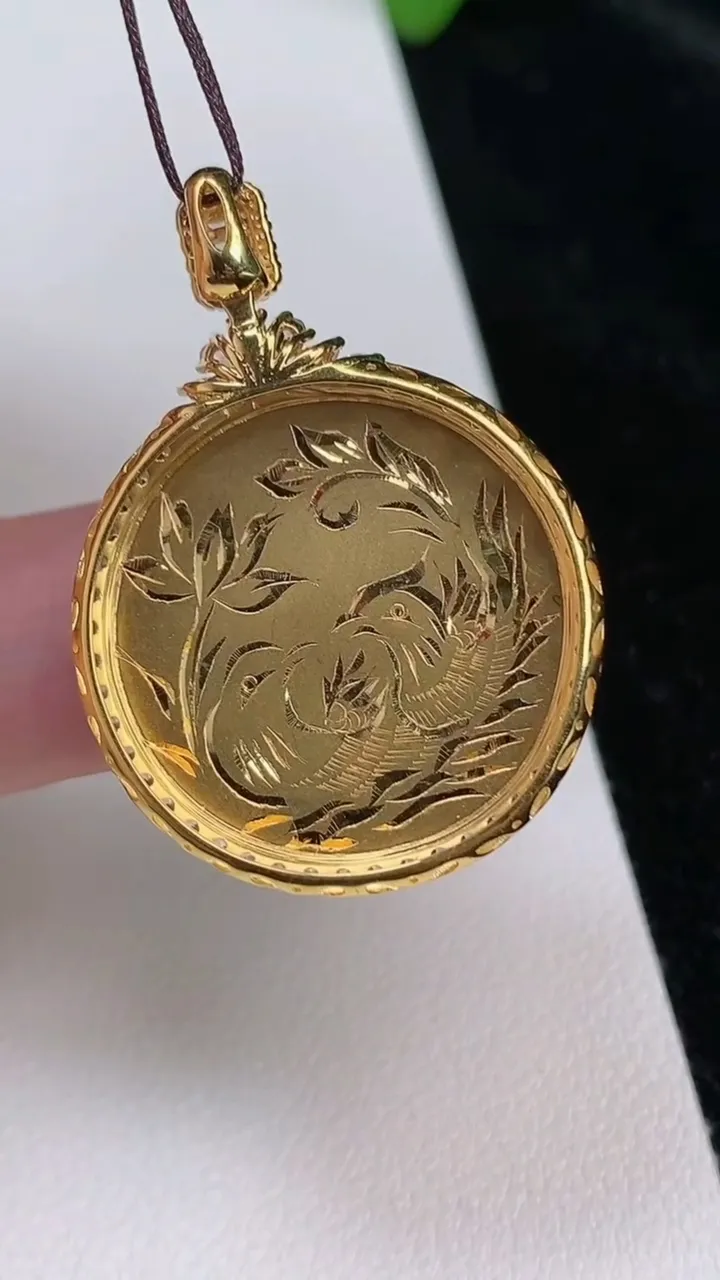 天然A货翡翠山水牌吊坠，尺寸23.4，重:7.49g
6月25日