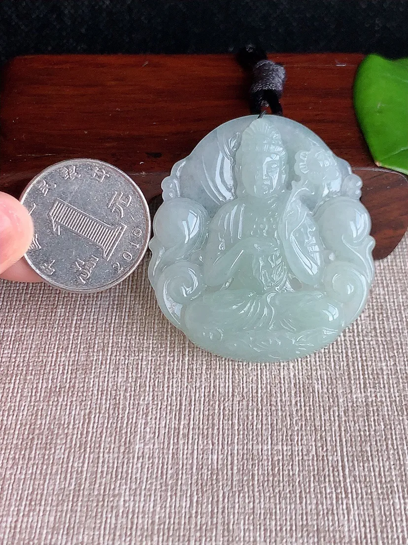 天然A货翡翠晴水大势至菩萨吊坠尺寸46.3×41.8×5m量16.88g 0624