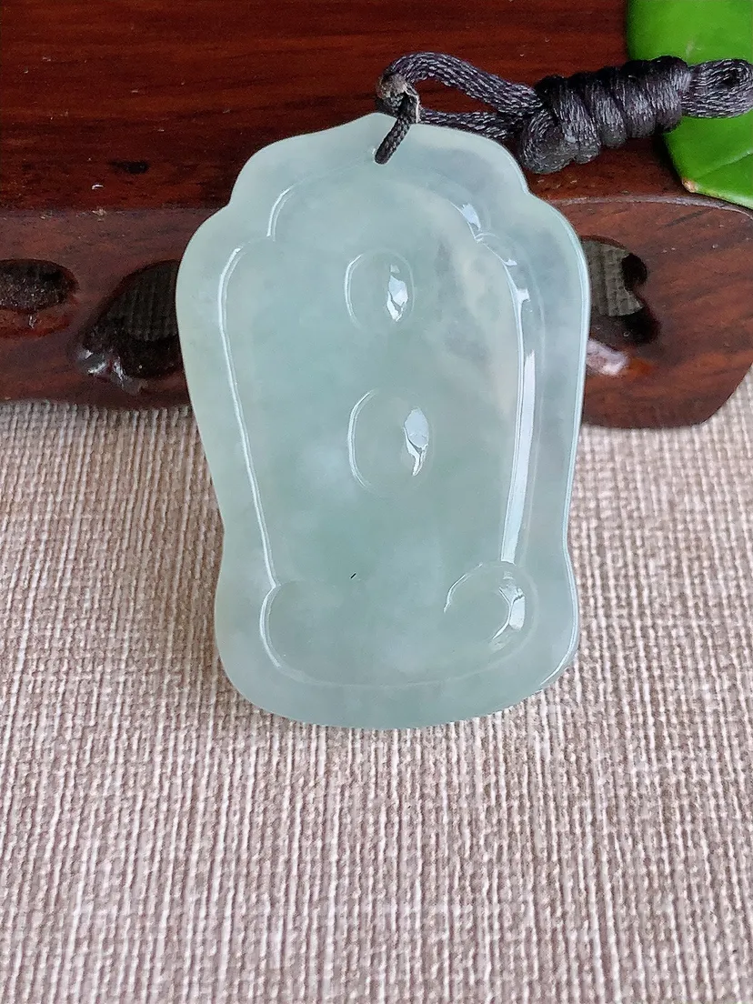 天然A货翡翠晴水大势至菩萨吊坠尺寸44×29.7×5.3m量15.70g 0624