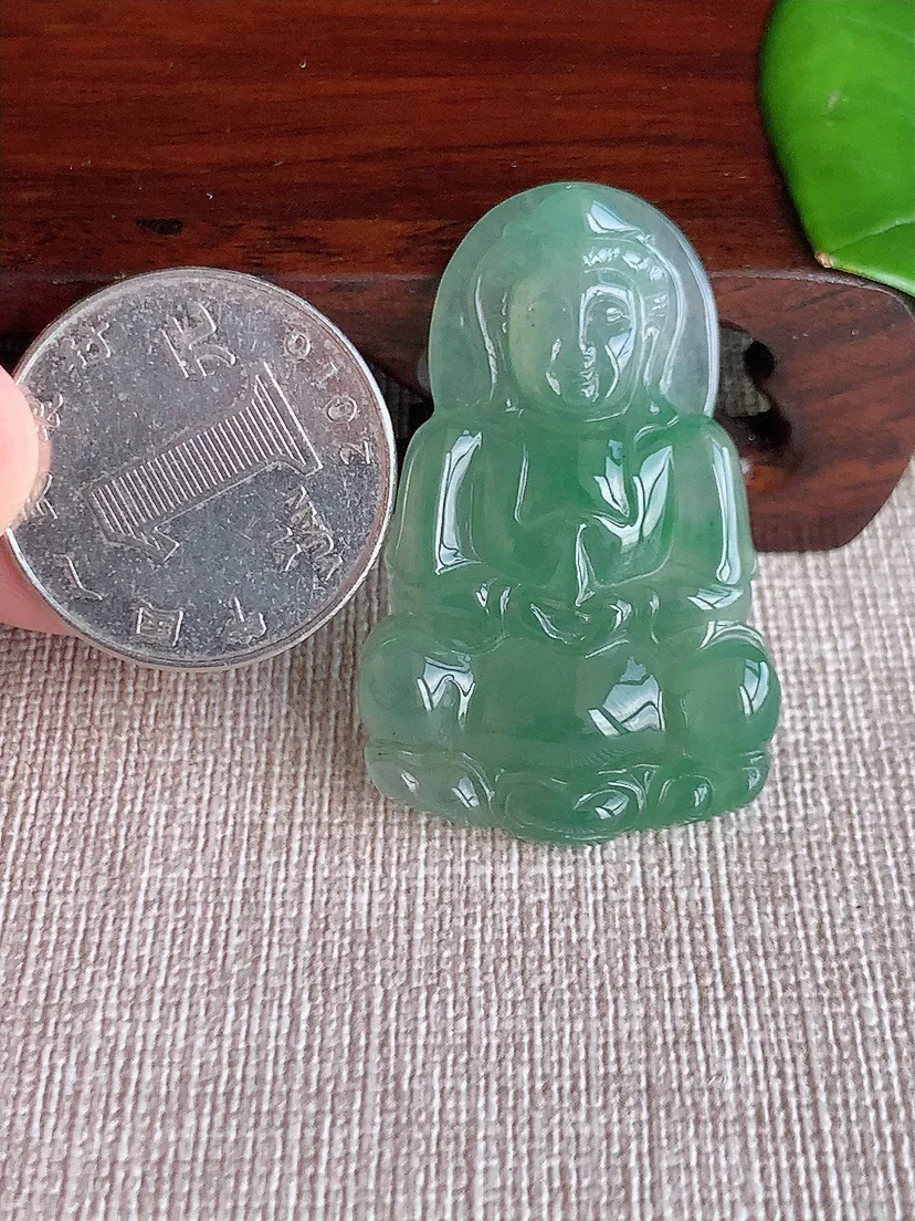 天然A货翡翠晴绿正装观音吊坠 尺寸41×26×5.4m量9.03g 0624