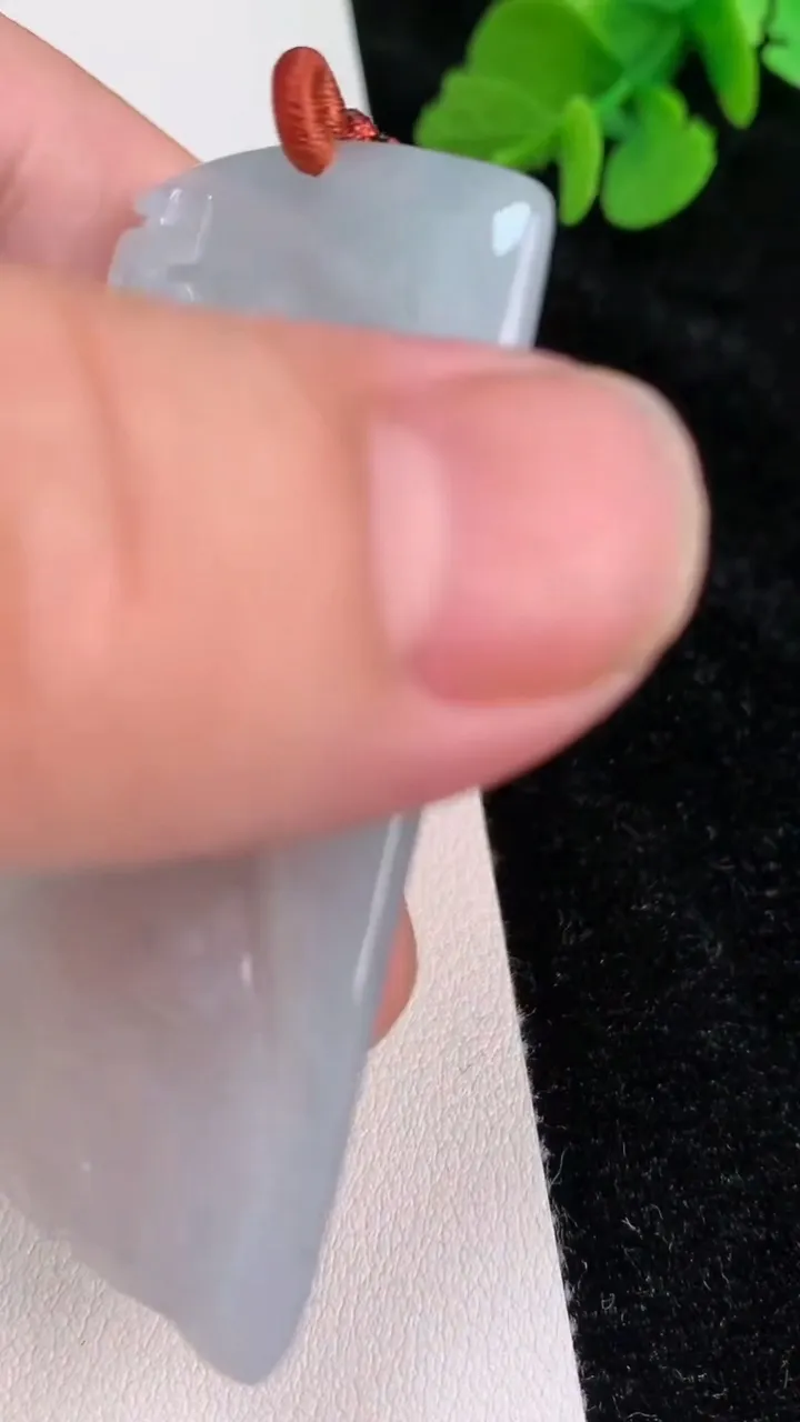天然A货翡翠虚空藏观音菩萨吊坠，尺寸57.4-38-4.7，重量:24.28g
6月25日