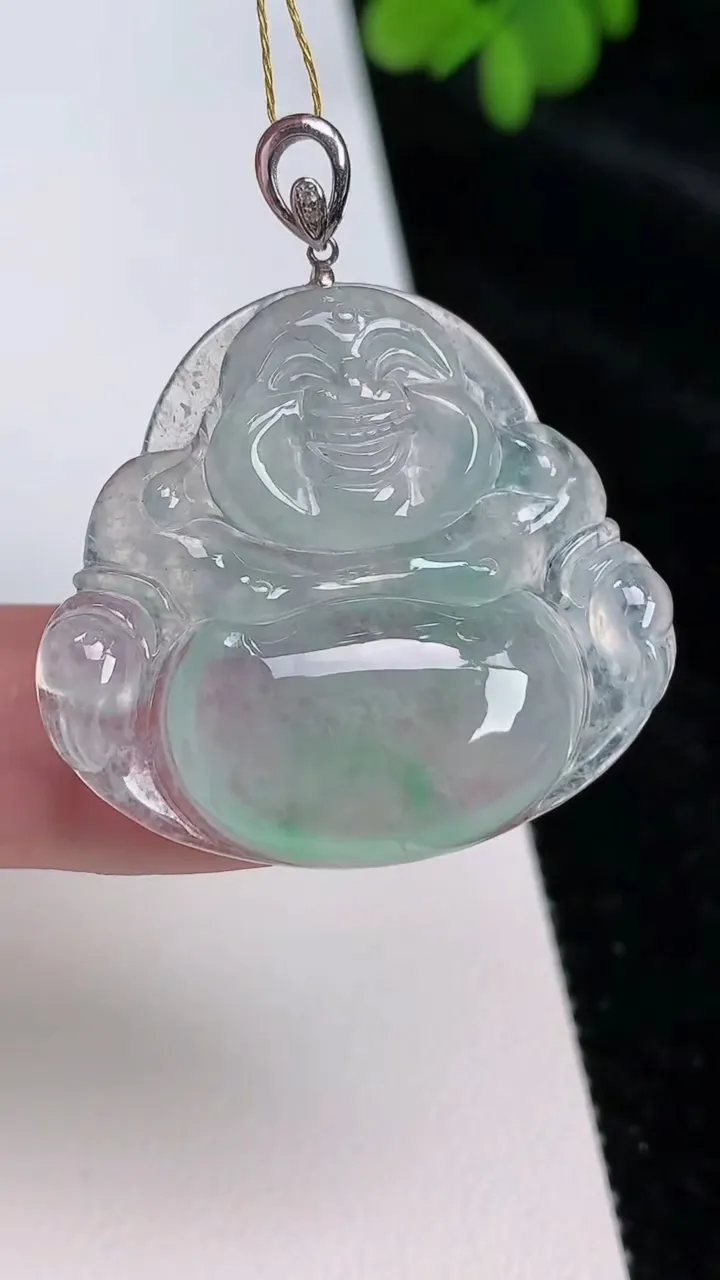 天然A货翡翠佛公吊坠，尺寸30.3-33.7-5.2，重量:8.38g
6月25日