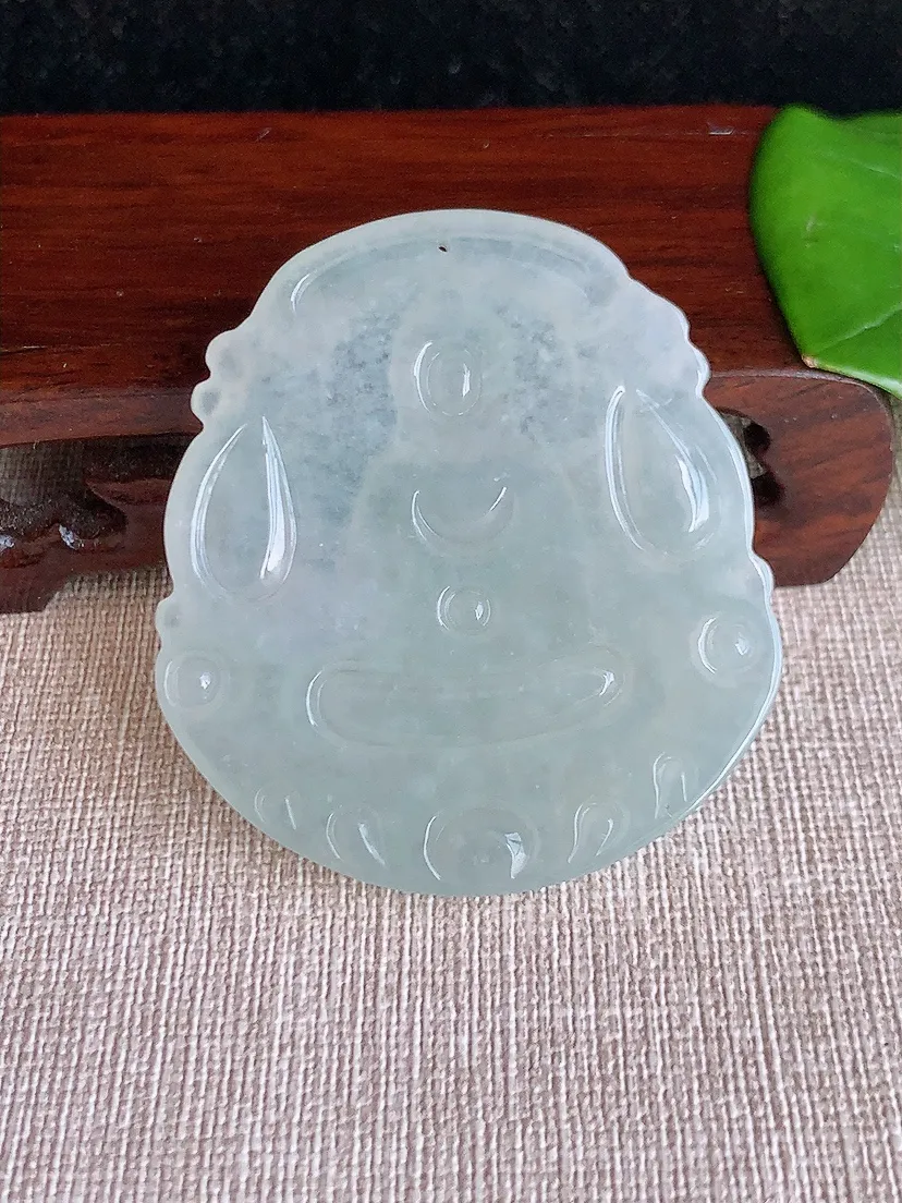 天然A货翡翠晴水阿弥陀佛吊坠尺寸52×47.3×5.4m量28.13g 0624