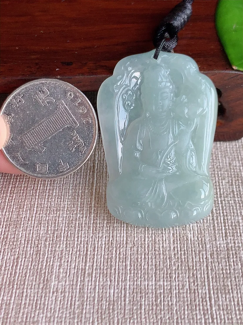 天然A货翡翠晴水大势至菩萨吊坠尺寸44×29.7×5.3m量15.70g 0624