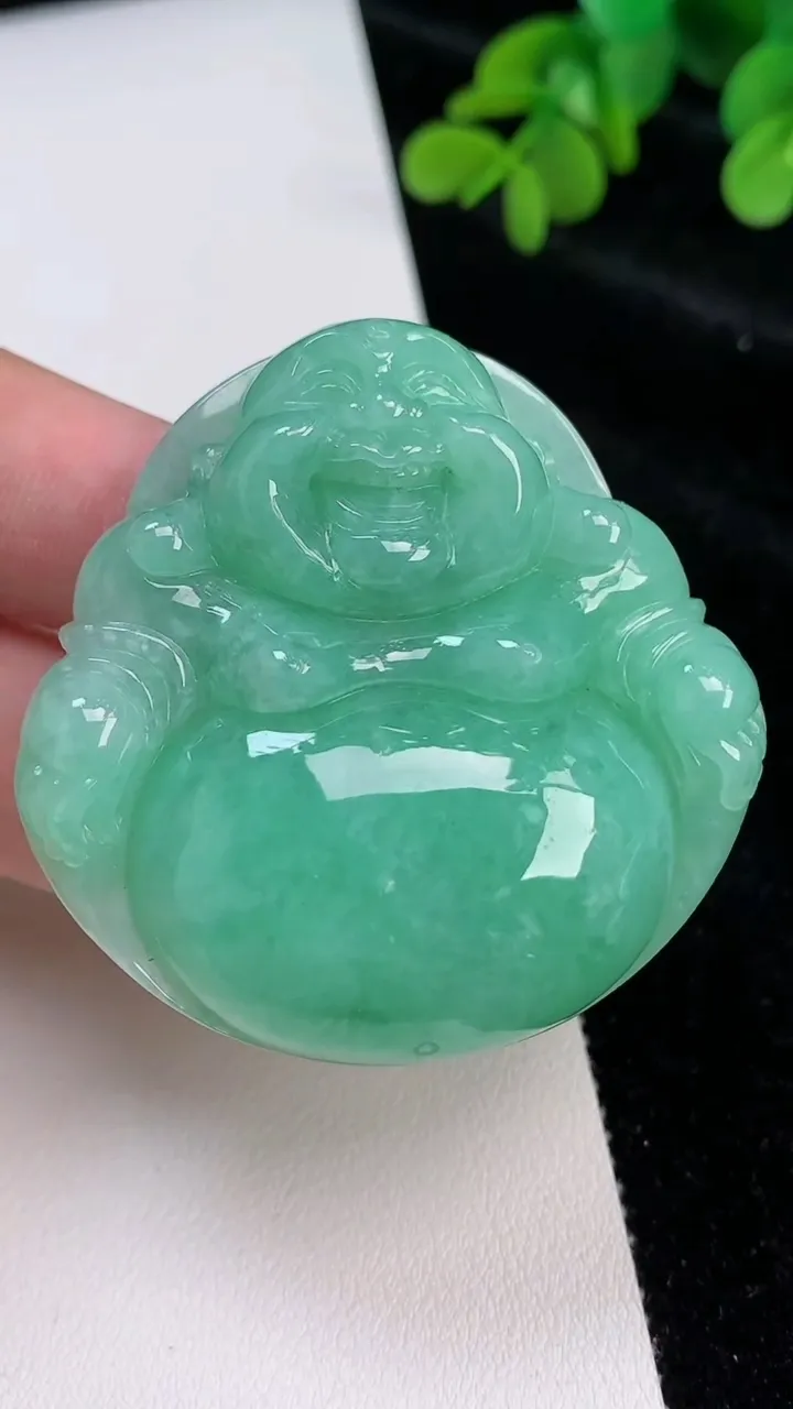 天然A货翡翠佛公吊坠，尺寸50.3-51.2-11.5，重量:48.38g
6月26日