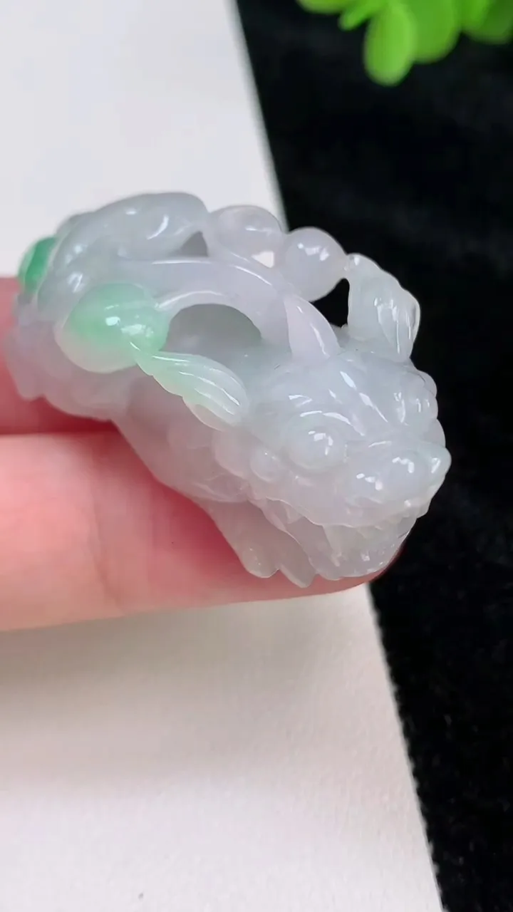 天然A货翡翠貔貅吊坠，尺寸45-20-22，重:33.64g
6月26日