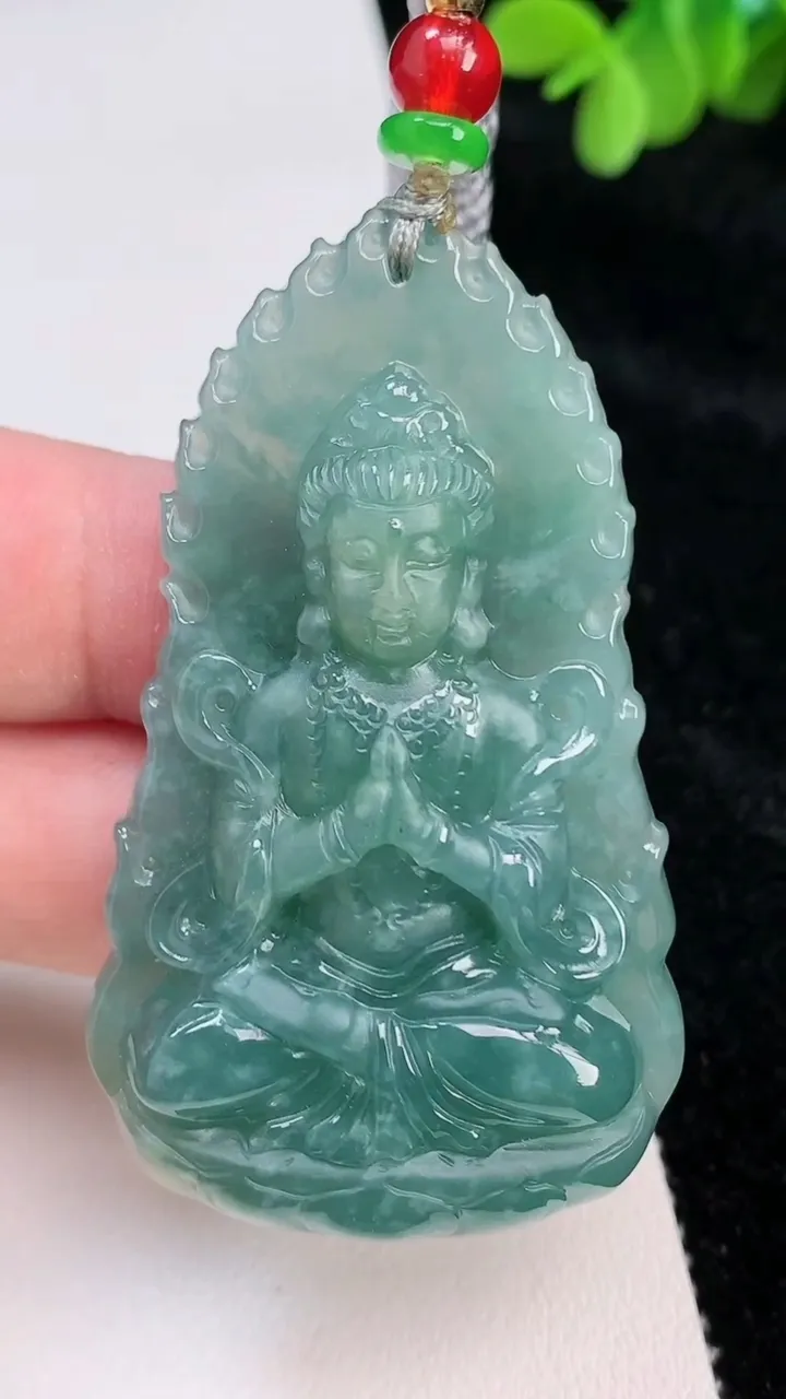 天然A货翡翠蓝水双彩观音菩萨吊坠，尺寸60-35-9.3，重:27.98g
6月26日
