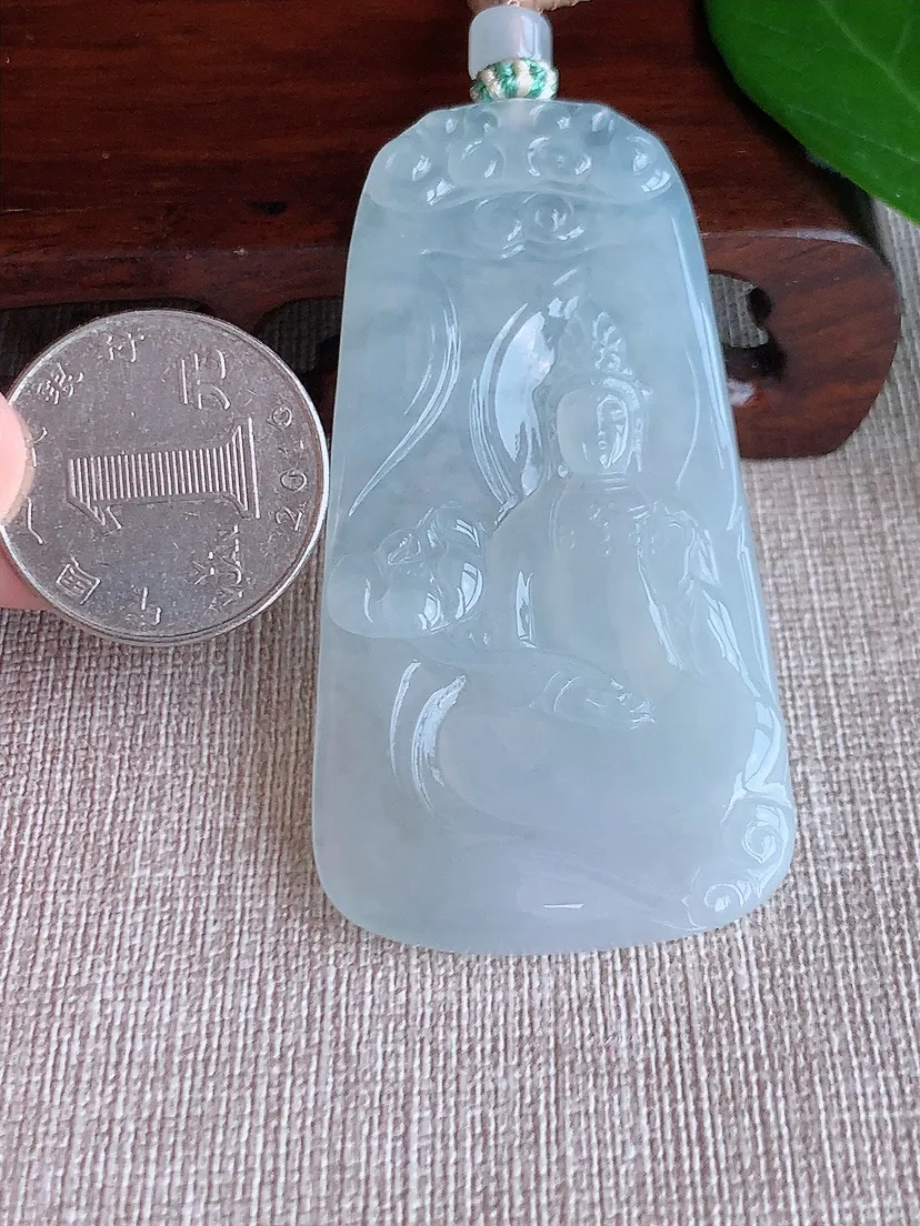 天然A货翡翠白月光大势至菩萨吊坠尺寸65.4×34×5m量31.67g 0625