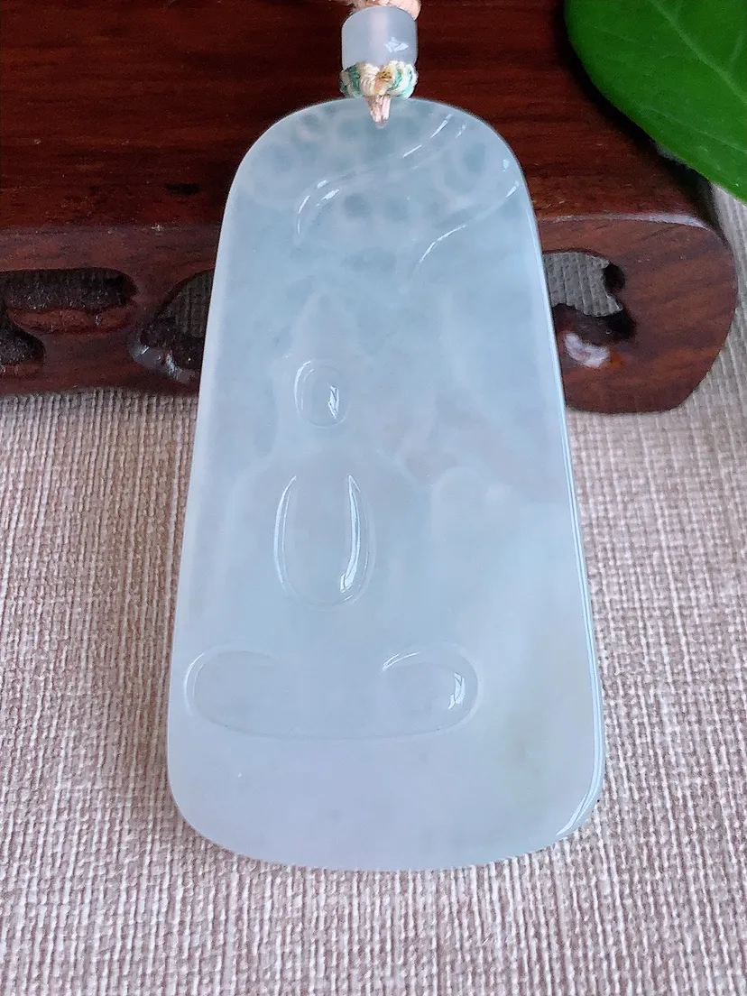 天然A货翡翠白月光大势至菩萨吊坠尺寸65.4×34×5m量31.67g 0625