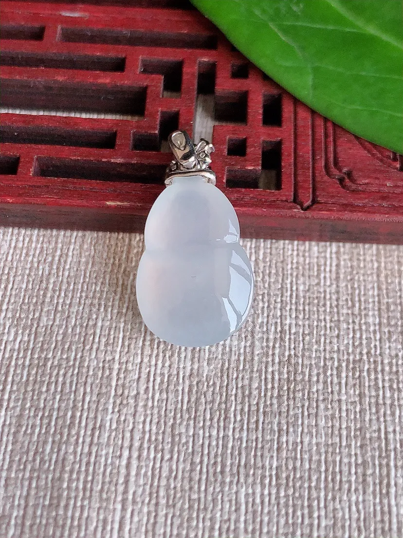 天然A货翡翠18K金伴白月光葫芦吊坠尺寸26.7×19.3×13.5×7.6m量4.08g 0625