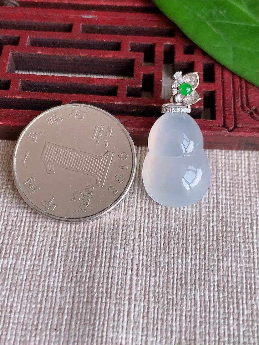 天然A货翡翠18K金伴白月光葫芦吊坠尺寸26.7×19.3×13.5×7.6m量4.08g 0625