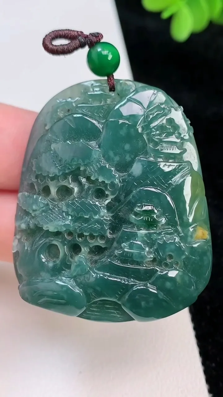 天然A货翡翠蓝水山水牌吊坠，尺寸45-38-12，重:39.76g
6月26日