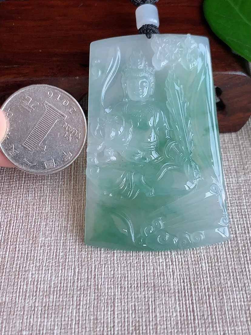 天然A货翡翠飘花虚空藏菩萨吊坠 尺寸60×38.2×5m量32.80g 0625