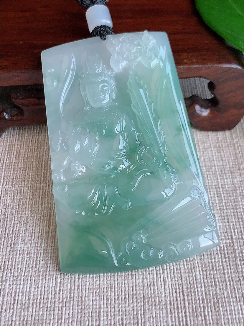 天然A货翡翠飘花虚空藏菩萨吊坠 尺寸60×38.2×5m量32.80g 0625