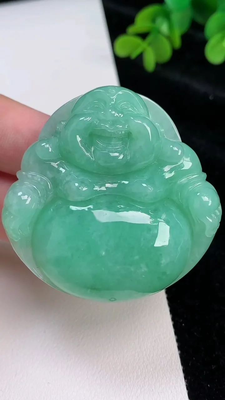 天然A货翡翠佛公吊坠，尺寸50.3-51.2-11.5，重量:48.38g
6月26日