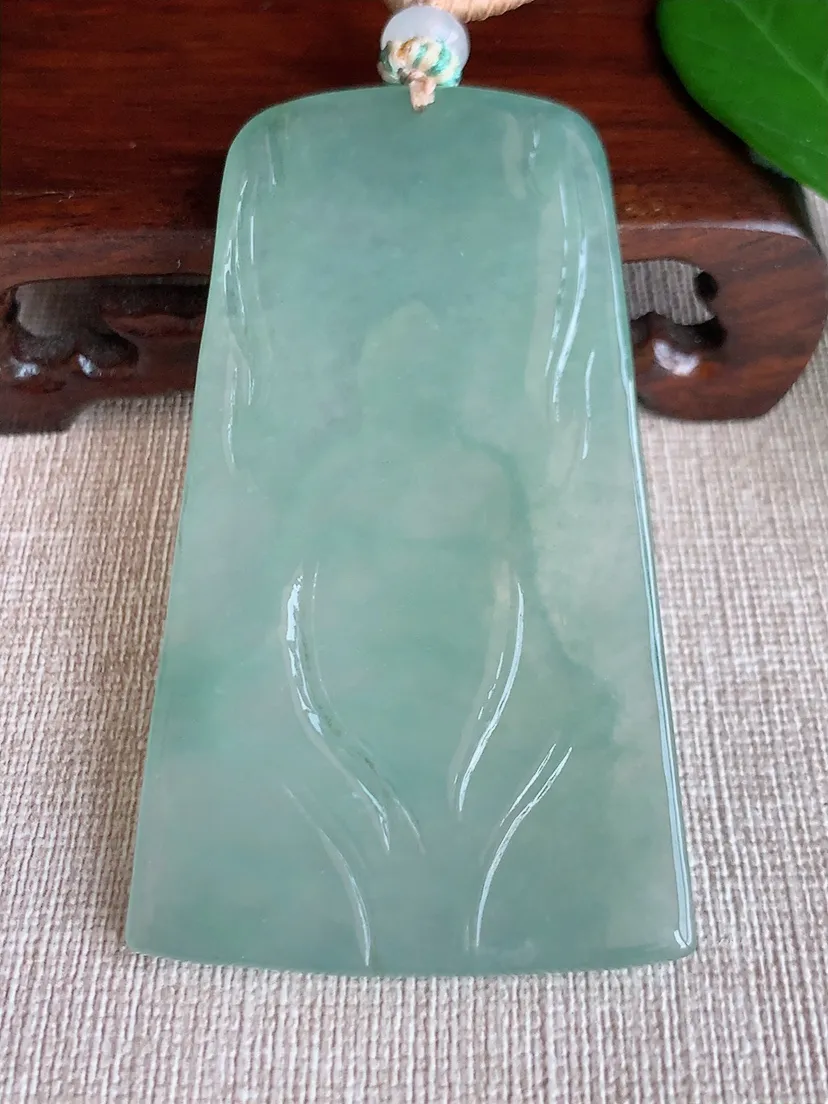 天然A货翡翠晴底大日如来吊坠 尺寸73×42×6m量47.09g 0625