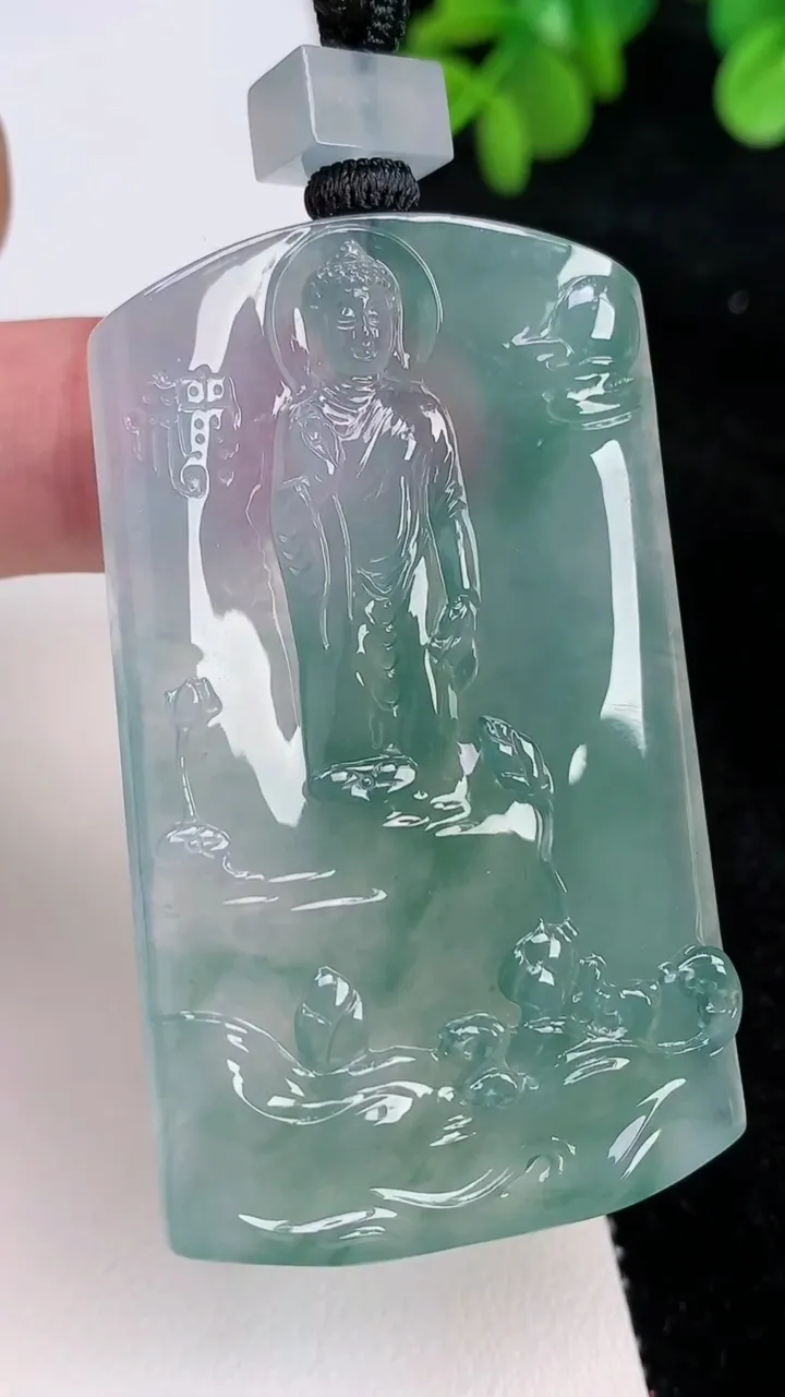 天然A货翡翠种飘花阿弥陀佛吊坠，尺寸56.4-34-5.5，重量:30.97g
6月26日