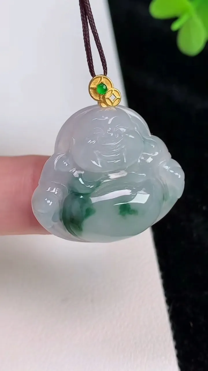 天然A货翡翠18k金飘花佛公吊坠，尺寸25-29-6，重量:7.04g
6月27日