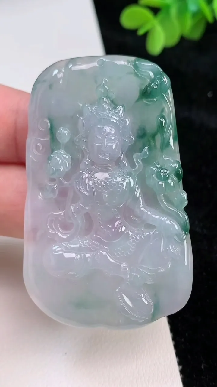 天然A货翡翠飘花大势至观音菩萨吊坠，尺寸59-37-6.4，重:28.15g
6月27日