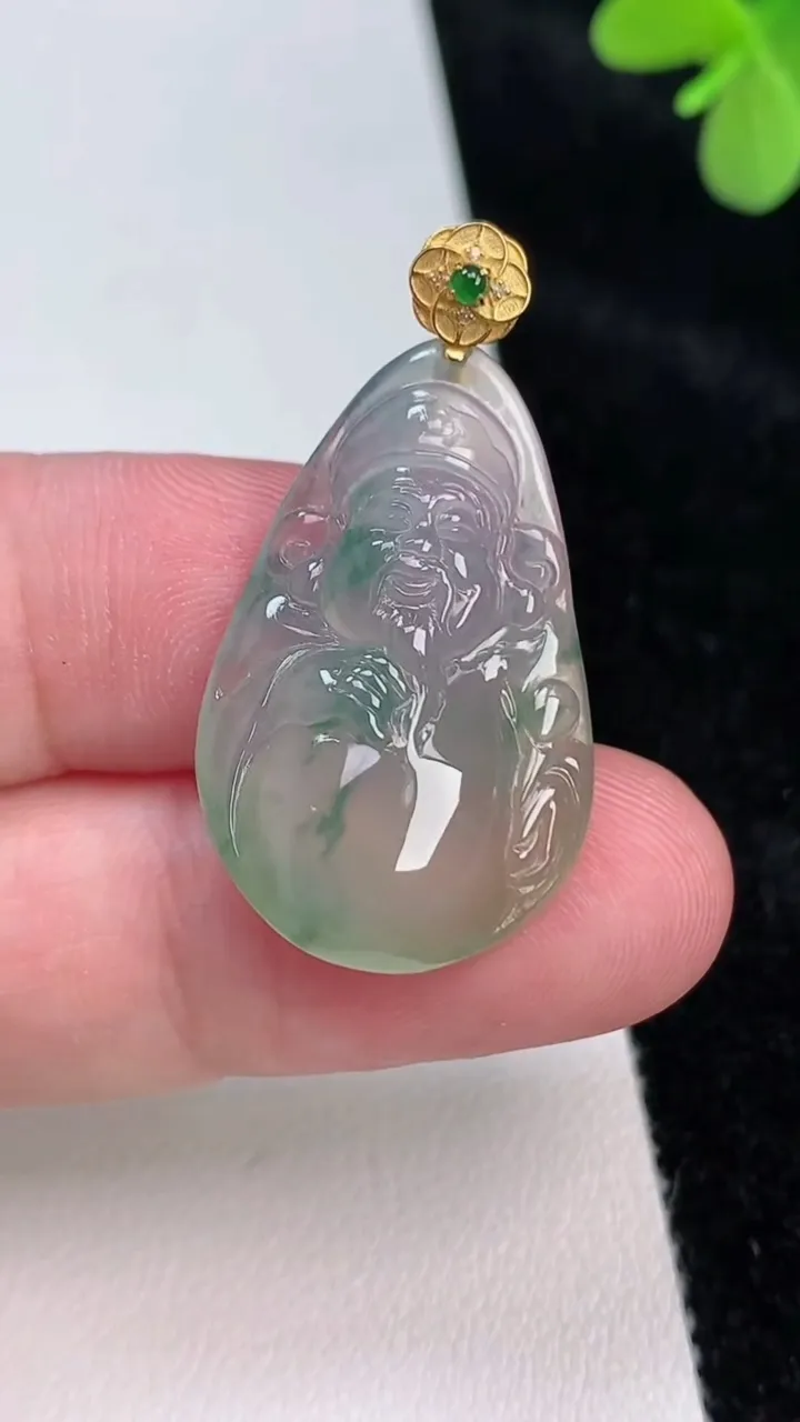 天然A货翡翠种飘花财神爷吊坠，尺寸28.8-19.3-6.7，重量:5.63g
6月27日