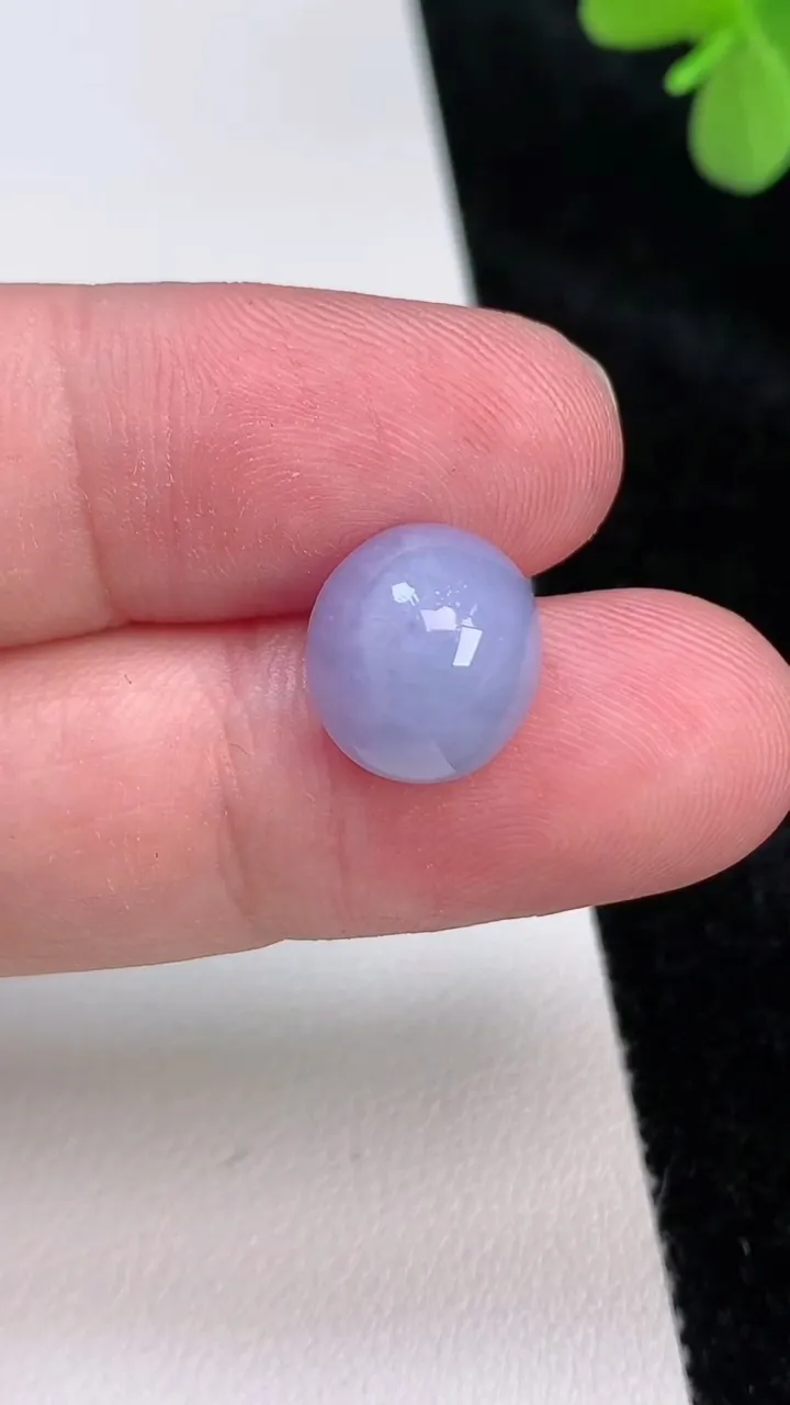 天然A货翡翠紫罗兰蛋面镶嵌件，尺寸12-10.7-7.2，重量:1.50g
6月27日