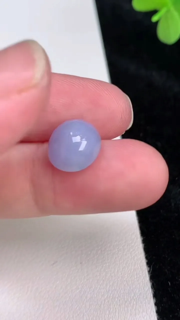 天然A货翡翠紫罗兰蛋面镶嵌件，尺寸12-10.7-7.2，重量:1.50g
6月27日