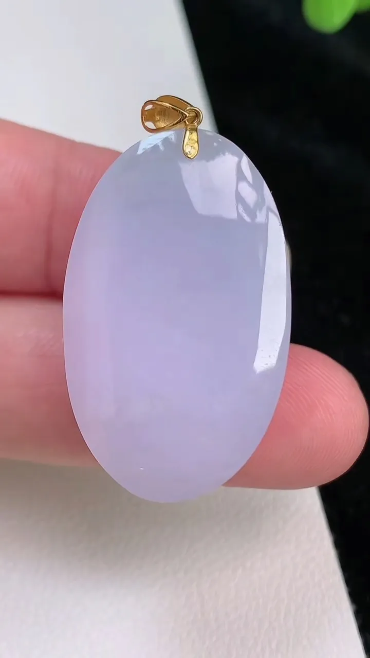 天然A货翡翠18k金紫罗兰蛋面吊坠，尺寸33.2-21-12.8，重量:18.26g
6月27日