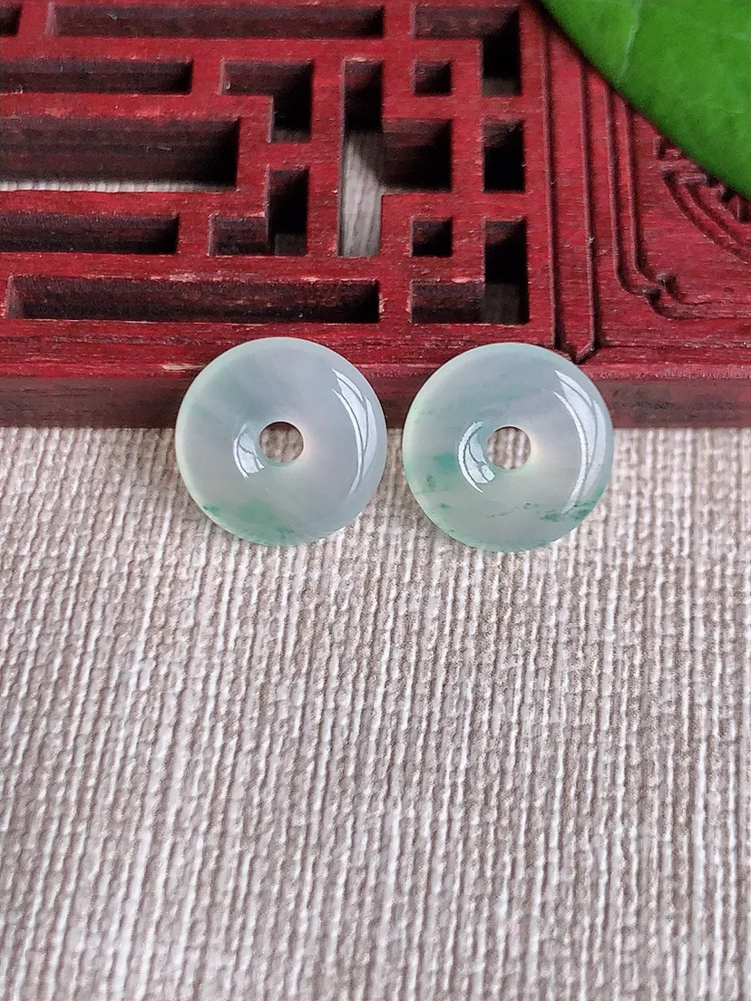 天然A货翡翠飘花平安扣吊坠一对尺寸11.8×3m量1.83g 0627